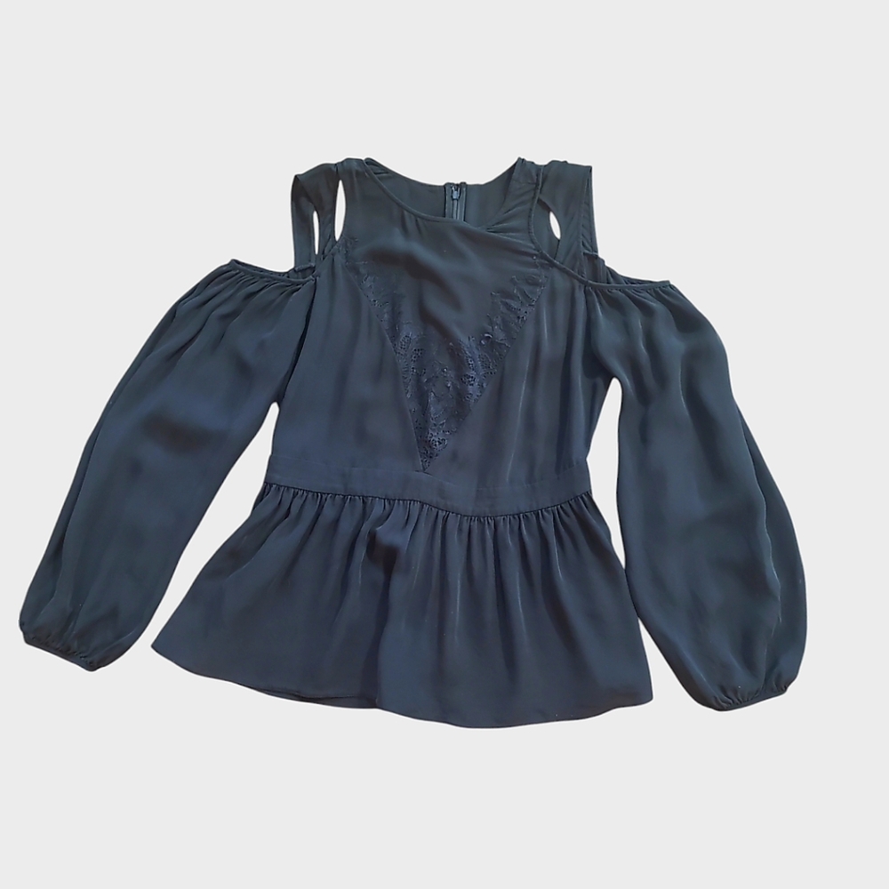 Chelsea and Walker Black Blouse Crepe Cold Shoulder Sz 6